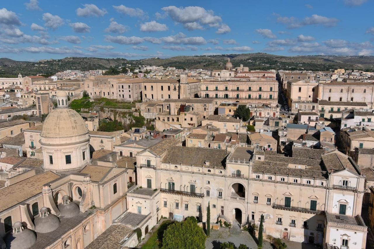 Palazzo Trigona Dependance Hotel Noto Bagian luar foto